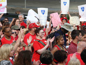 PFT_teachers_protest_June_2011_600