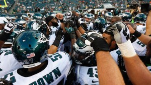 Philadelphia-Eagles-Huddle